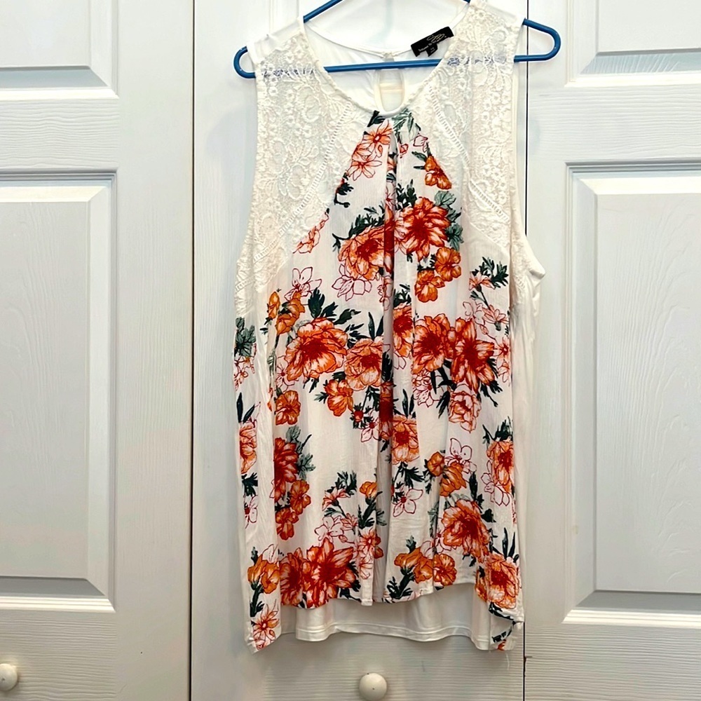 # Sleeveless flowy floral top 3X